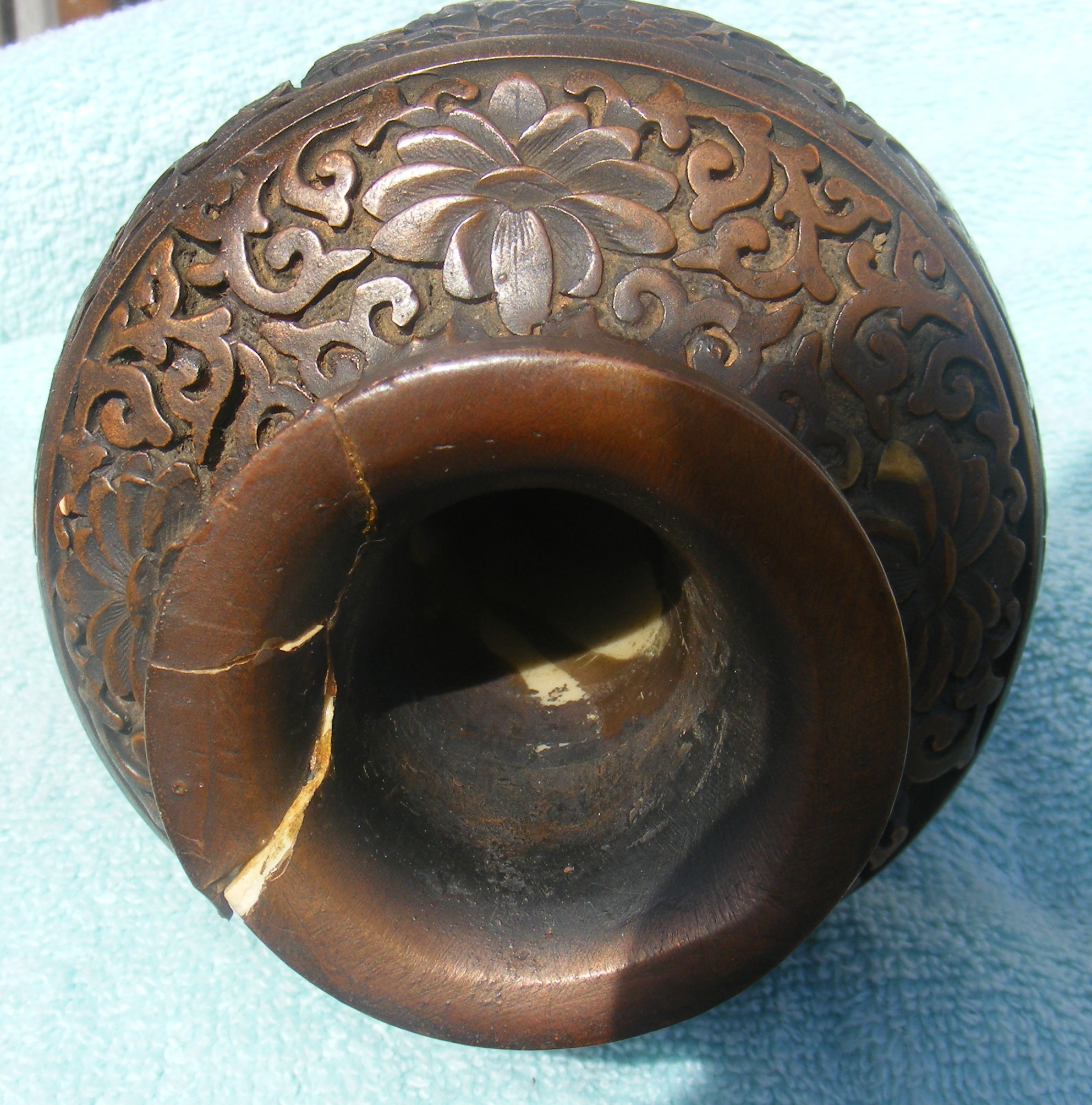 unknown vase interior.JPG