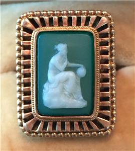 Urania green agate 2.jpg