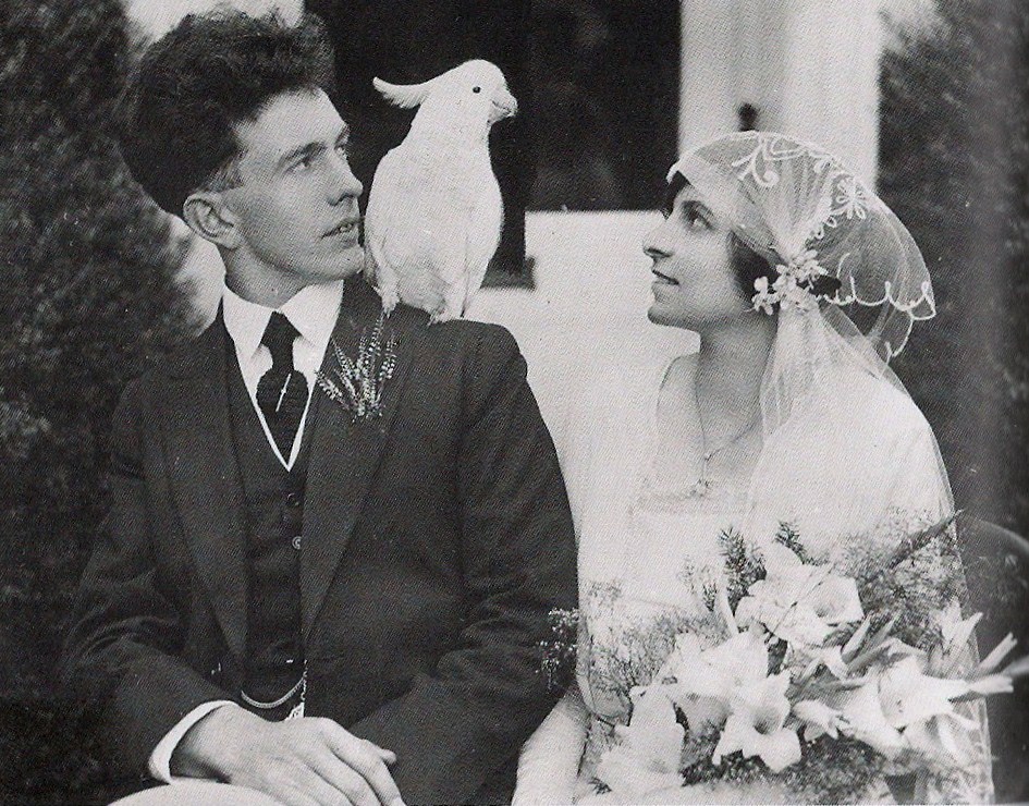 vintage-wedding-with-parrot.jpg