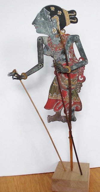 Wayang kulit female 1 (334x640).jpg