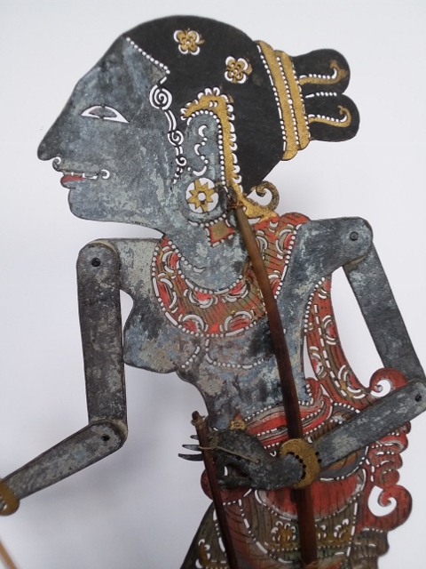 Wayang kulit female 3 (480x640).jpg