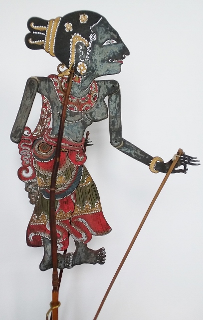 Wayang kulit female 4 (407x640).jpg