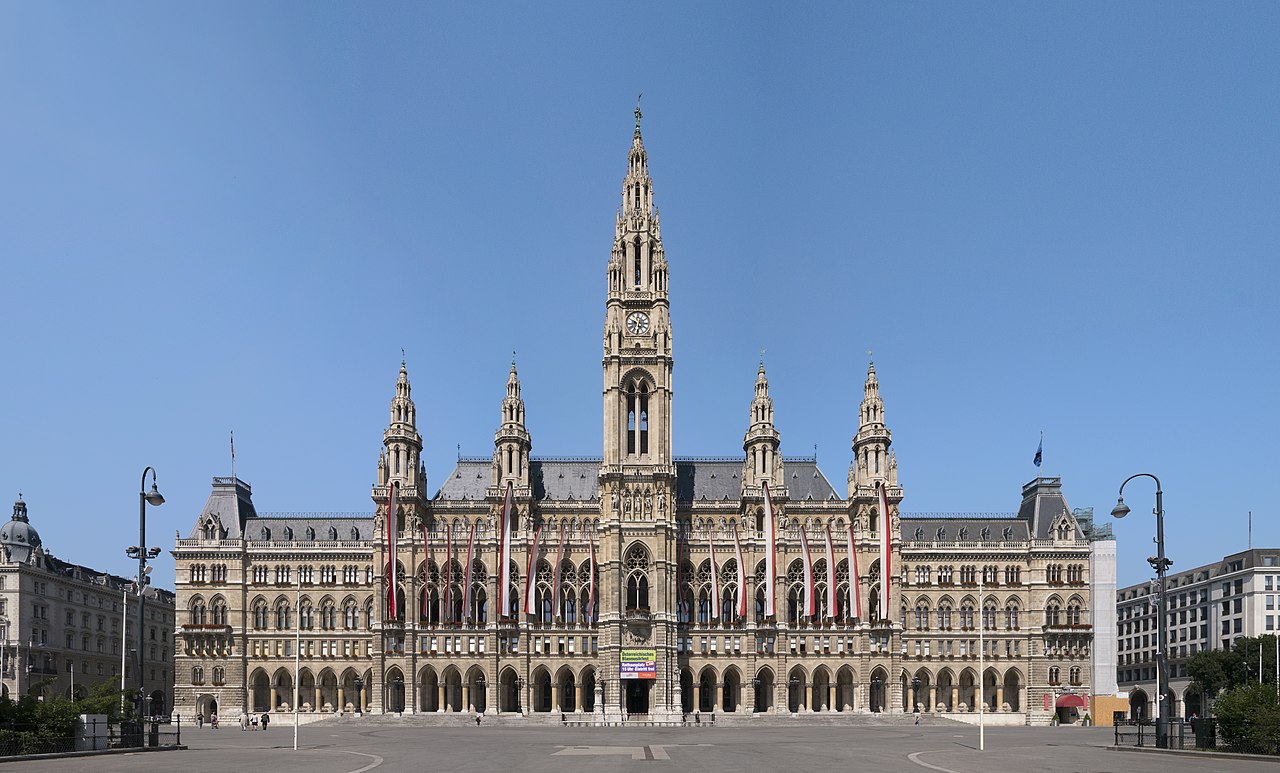 Wien_Rathaus_hochauflösend.jpg