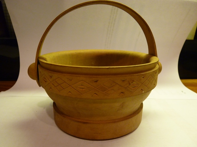 wood basket 001.JPG