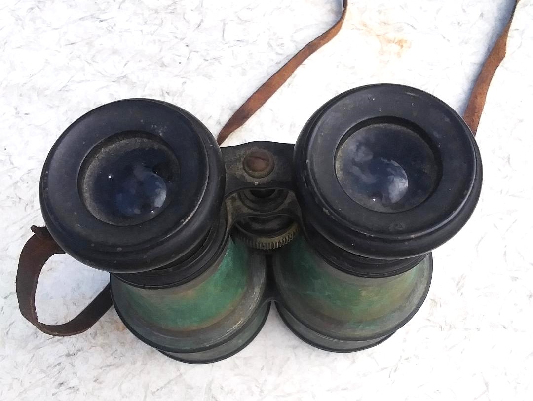 WWII BINOCULARS 2AA.jpg