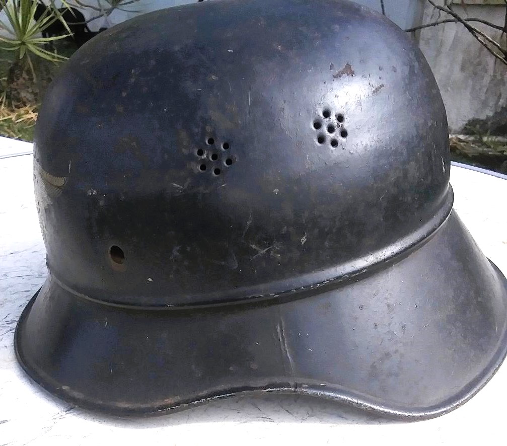 WWII HELMET GERMAN 2AAC.jpg