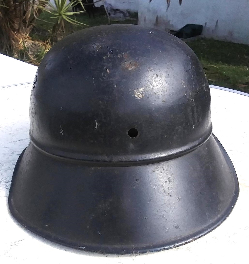 WWII HELMET GERMAN 3AA.jpg