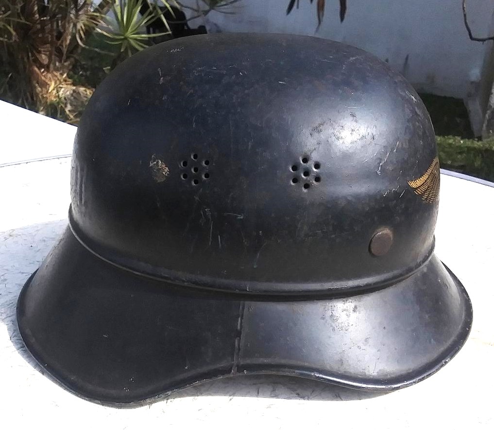 WWII HELMET GERMAN 4AA.jpg