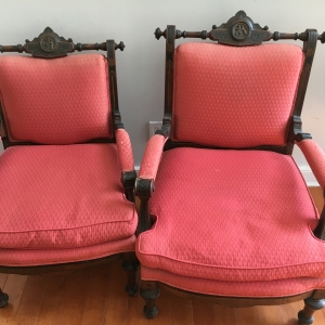 Set of chairs