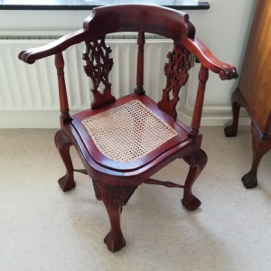 English mahogany corner chair