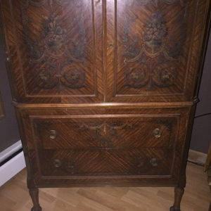 Matching dresser to vanity