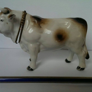 Meissen cow with hinged head