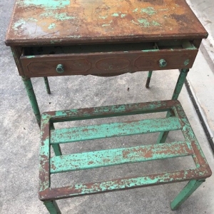 Simmons Company Dresser Img 3