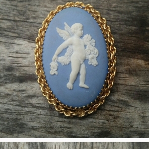 Wedgewood brooch