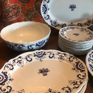 Longchamp pottery