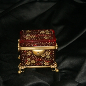 Moser Sugar Casket or Jewelry Box