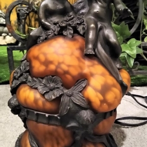 Amber Cherub Lamp.. DK much about this one