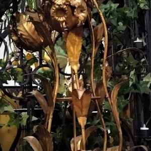 Hollywood Regency Gold Gilt 6-Light Floral Tole Metal Floor Lamp