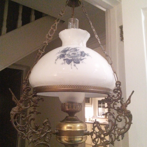 Electric oil style lamp