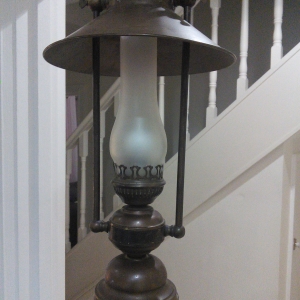 Electric oil style lamp