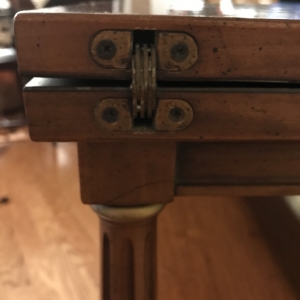 Upclose hinge