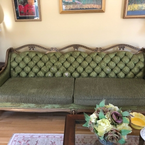 Help me identify Vintage Couch