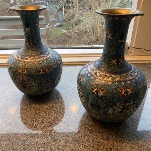 2 vases in Cloisonnè, with some sort of oxidation/crystallisation