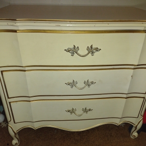 Dixie 3drawer dresser