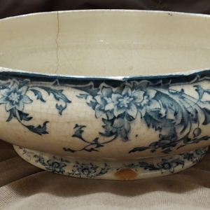 Antique Crackleware small tureen?