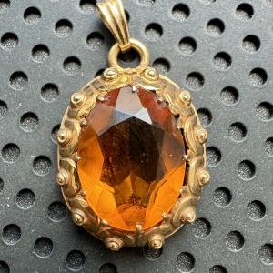 K&L orange pendant