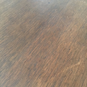 Grain of gate leg table